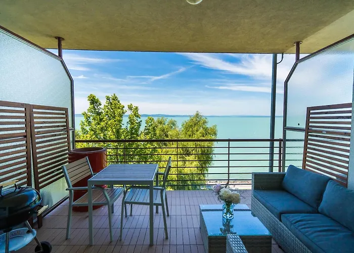 Bltn Panorama Apartment